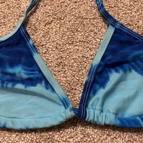 NEW! Blue tie dye bikini set Size Med. Non padded top. Med-rise bottom. - Picture 5 of 7